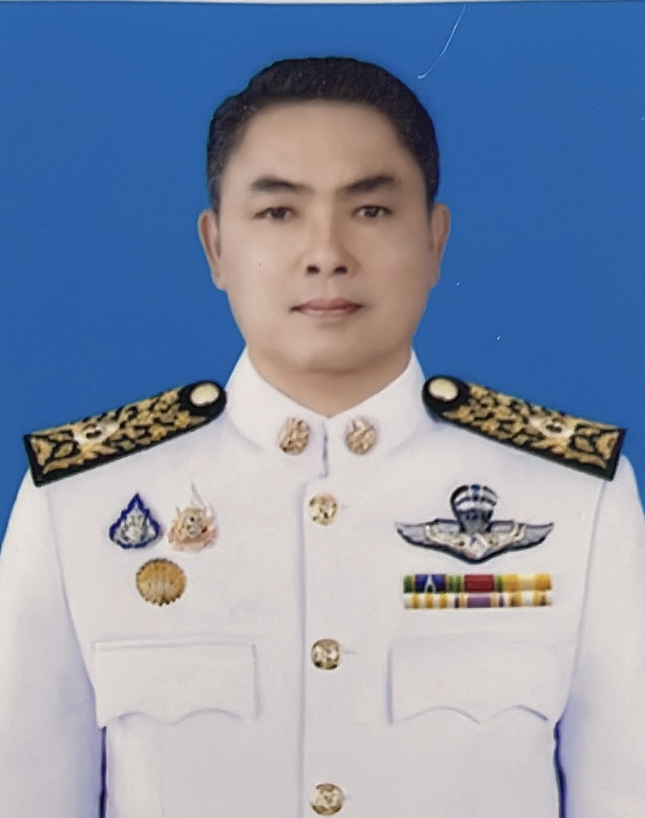 นายสุนิพนธ์  ทองสี